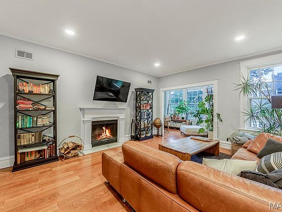 2nd image of 4928 Buckingham Ct APT 2w
