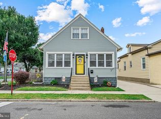 886 Powell St, Gloucester City, NJ 08030