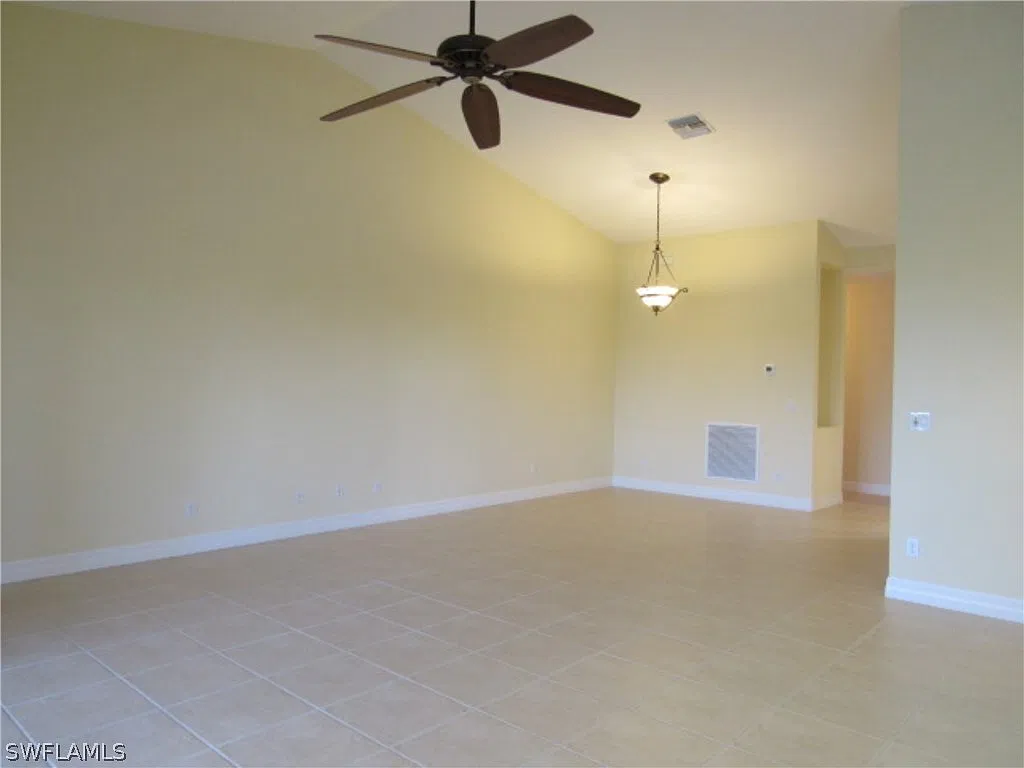 4 bed, 2203 sqft, $2,400 — Photo 2