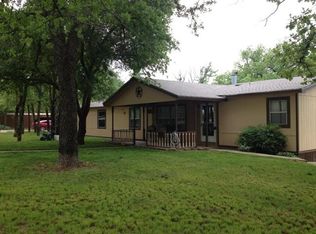 1427 S Hubbard St, Alvord, TX 76225