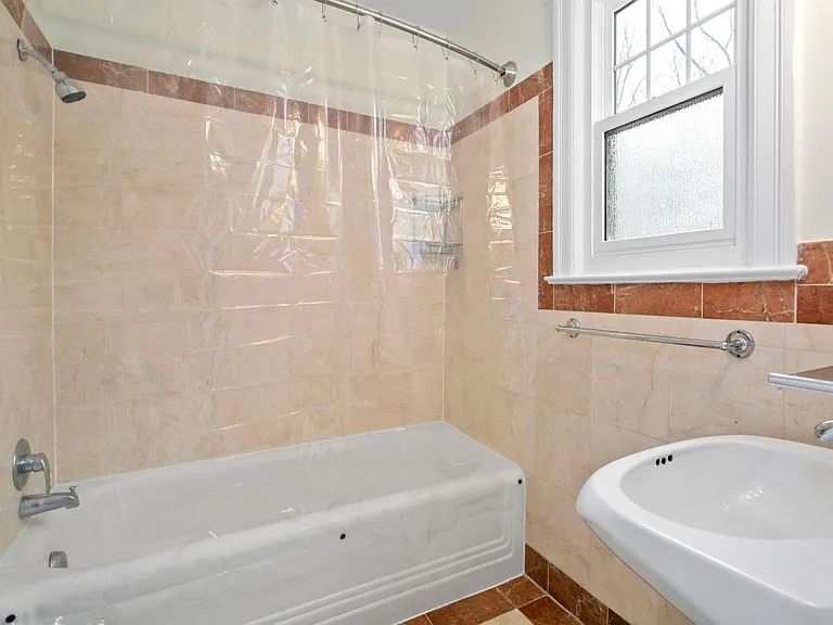 3643 Jenifer St NW — Photo 34