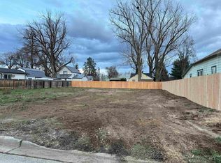 914 N 8th St, Payette, ID 83661