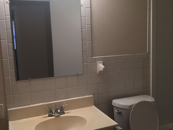4th image of 1507 E Washington St #B21