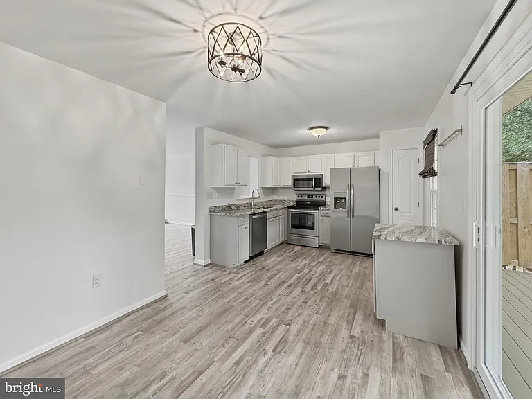 1107 Oak View Dr — Photo 10
