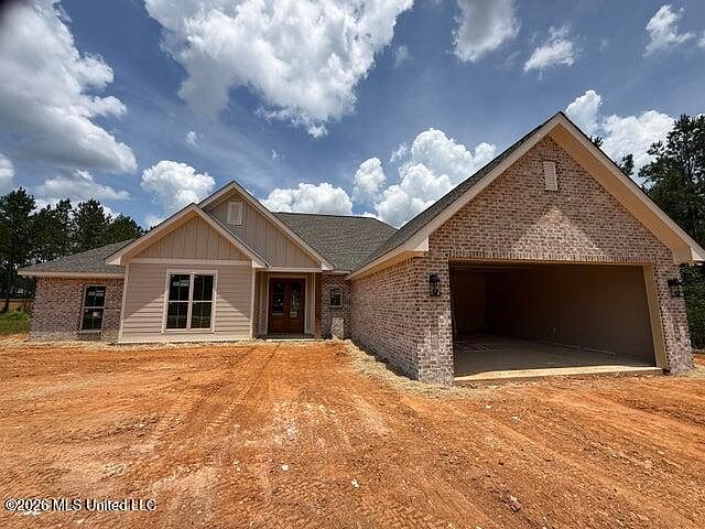 1st image of 21 Redmont Dr