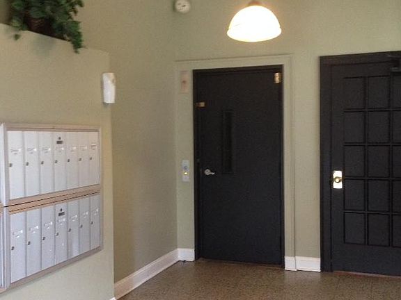 617 Grove Lobby