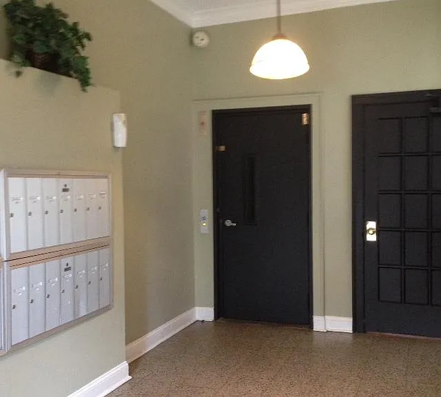 617 Grove Lobby