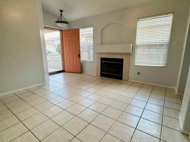 4405 Cuarzo Ave NW — Photo 4