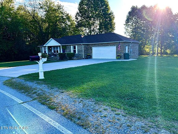 2nd image of 49 Bayberry Dr