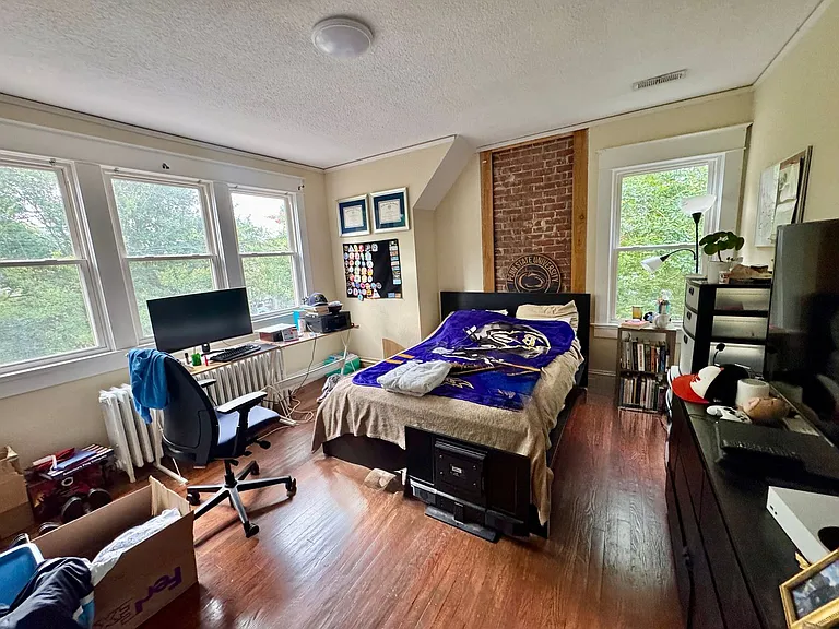 9251 Atwood Ave — Photo 36