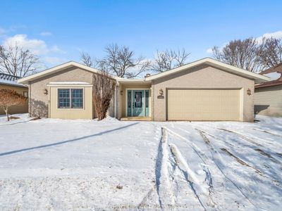 20564 Breakwater Dr, Spirit Lake, IA, 51360