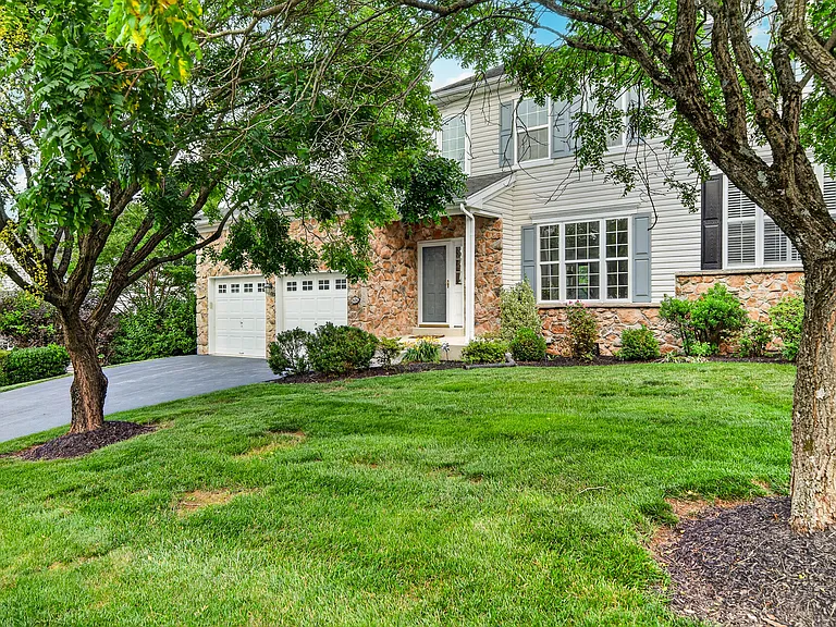 806 Hinchley Run — Photo 1