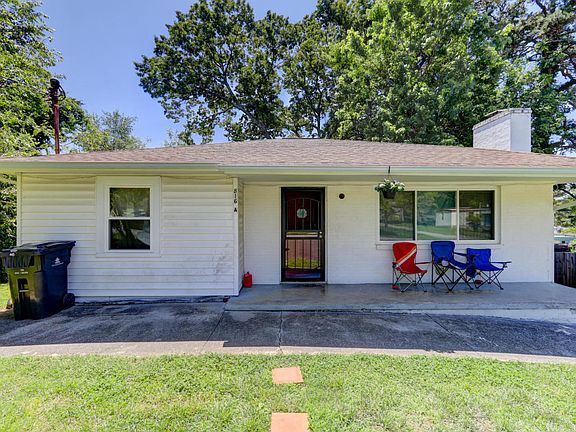 2nd image of 816 Hickory Dr