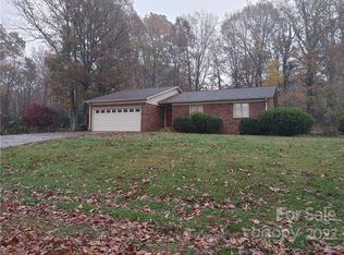 818 Driftwood Rd, Lincolnton, NC 28092