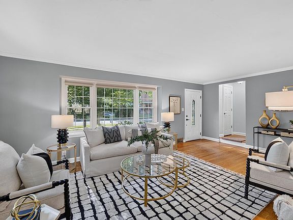 3rd image of 5639 N Bay Ridge AVENUE