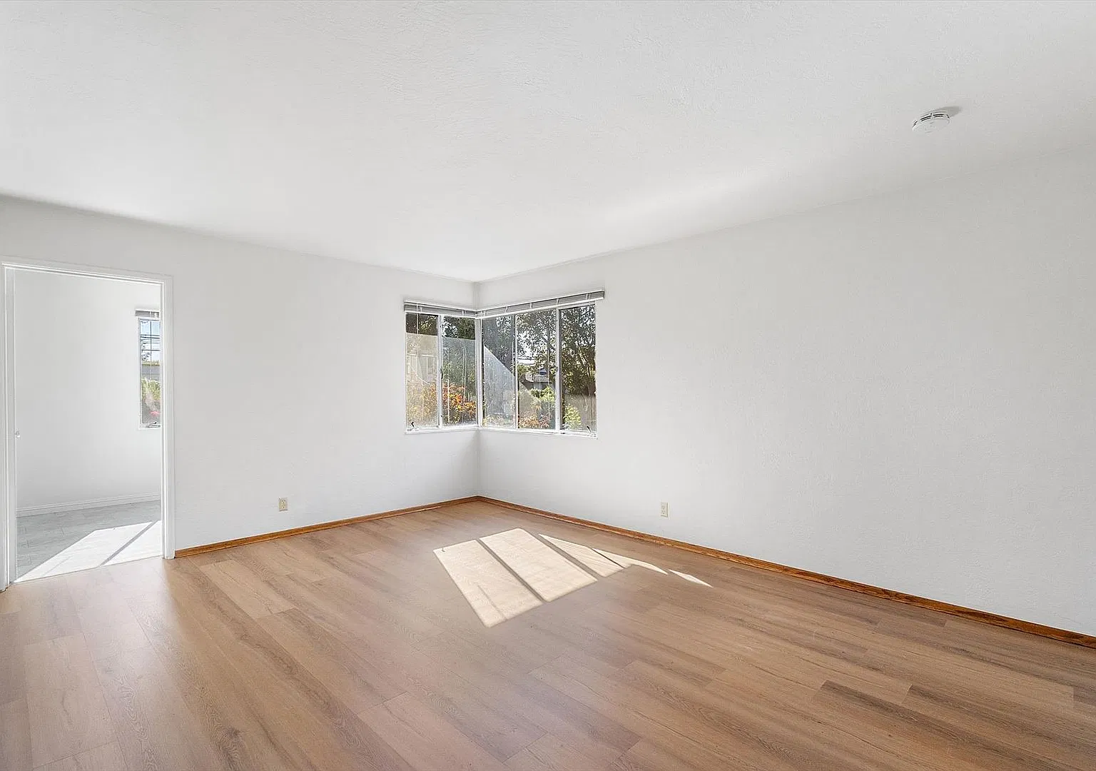 2145 Santa Clara Ave #C - 1 bedroom | 1 bath — Photo 3