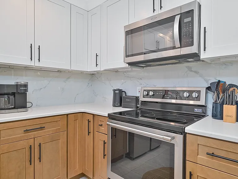 6386 Royal Woods Dr — Photo 15