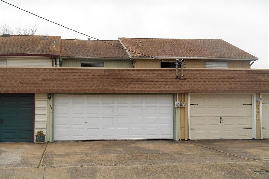 1st image of 8904 Glacier Ave