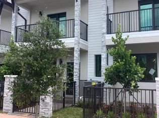 8286 NW 43rd St #8286, Miami, FL 33166
