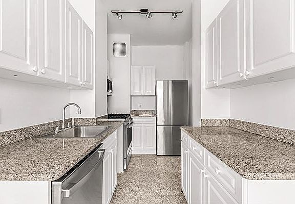 3rd image of 12 E 86th St APT 307