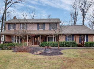 4011 Little John Dr, York, PA 17408
