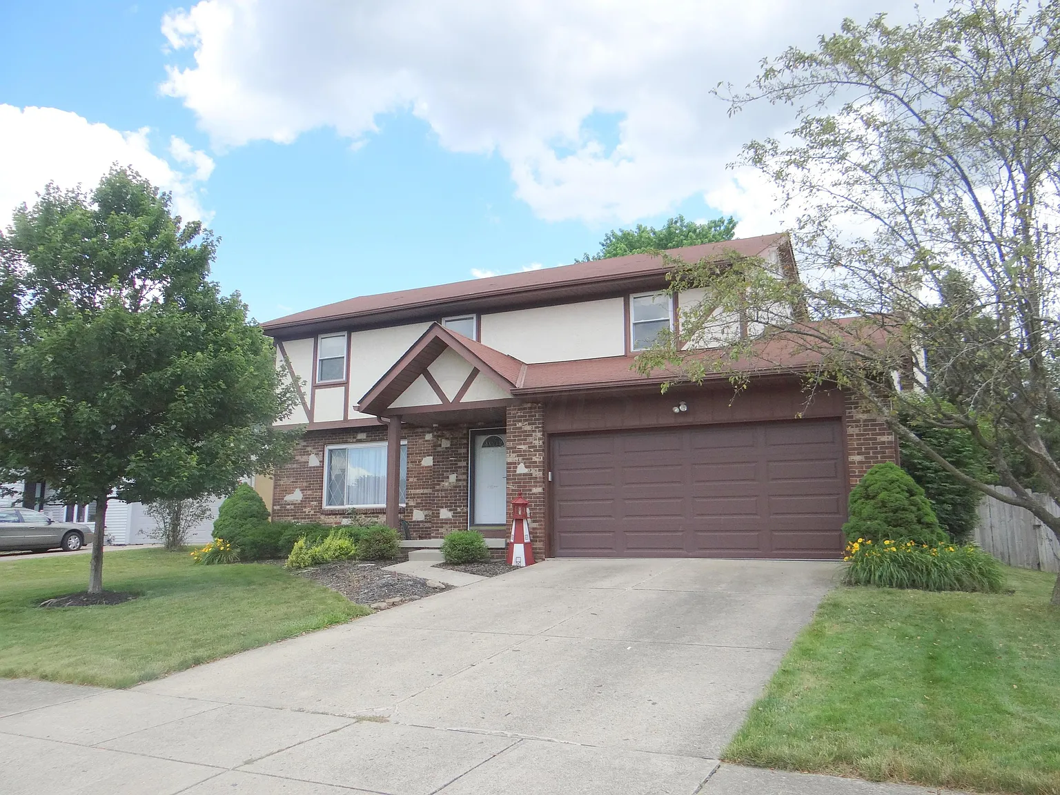 1300 Hanson St photo 1