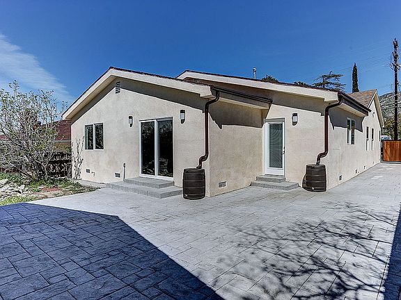 2nd image of 7816 Hillrose St