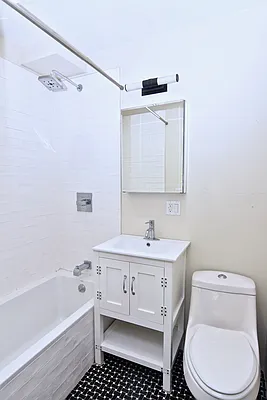 Rented by Bohemia Realty Group | media 18