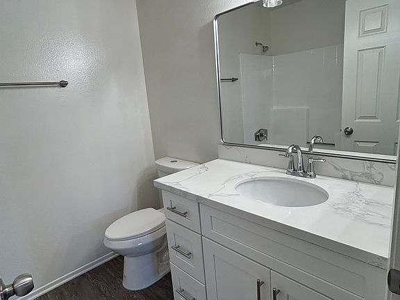 4th image of 700 S Magnolia Ave #106