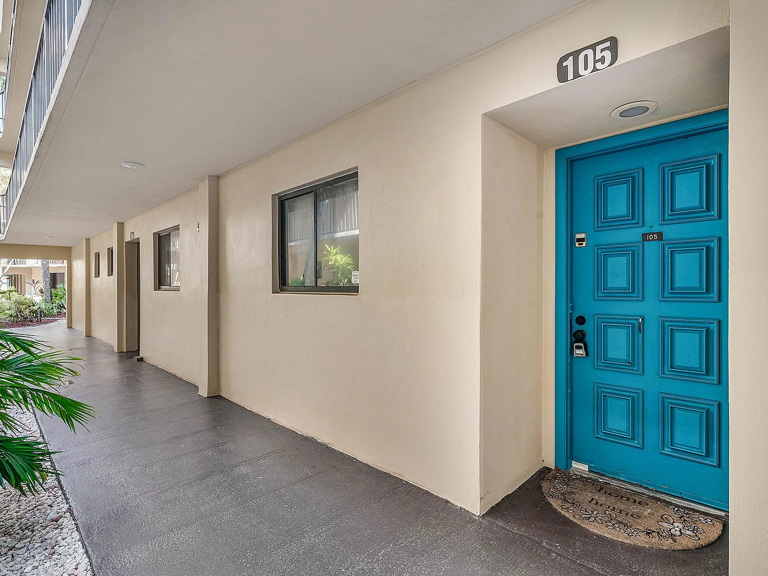2 bed, 2.0 bath, 930 sqft, $2,400 — Photo 3