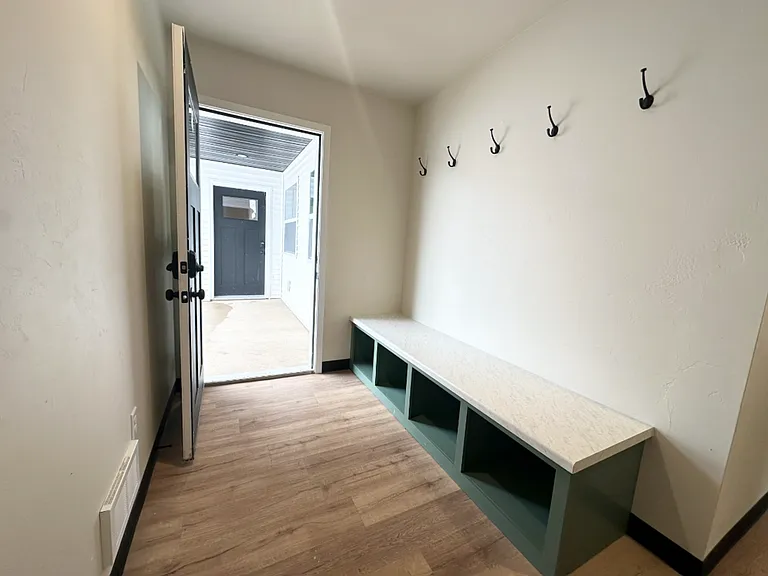 525 Rustic Ridge Dr — Photo 3