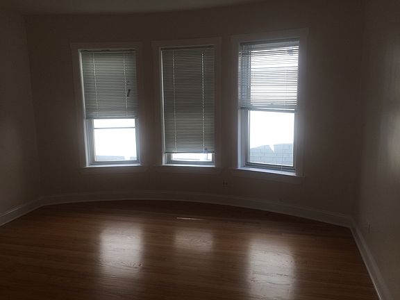2nd image of 616 W Oakdale Ave #3A
