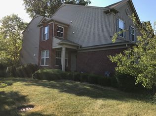 1440 Yellowstone Dr, Streamwood, IL 60107