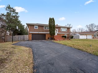 8111 W 91st St, Hickory Hills, IL 60457