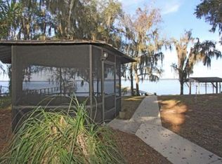 109 Riverside Ln, Palatka, FL 32177