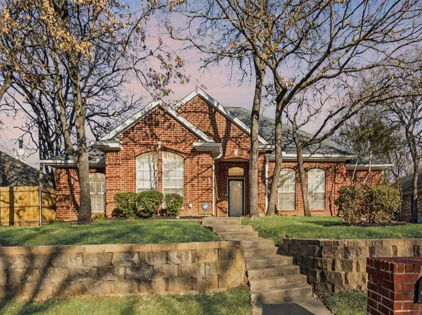 3628 Chateaux Ln, Hurst, TX 76054