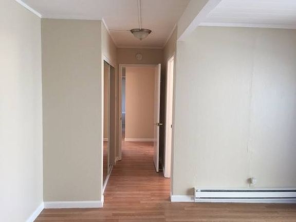 3rd image of 774 Montrose Ave