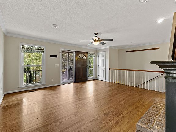4th image of 7676 Windsong Dr
