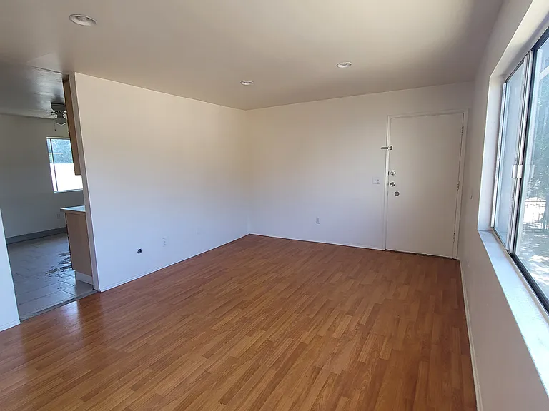 1038 N Ridgewood Pl #4 — Photo 12