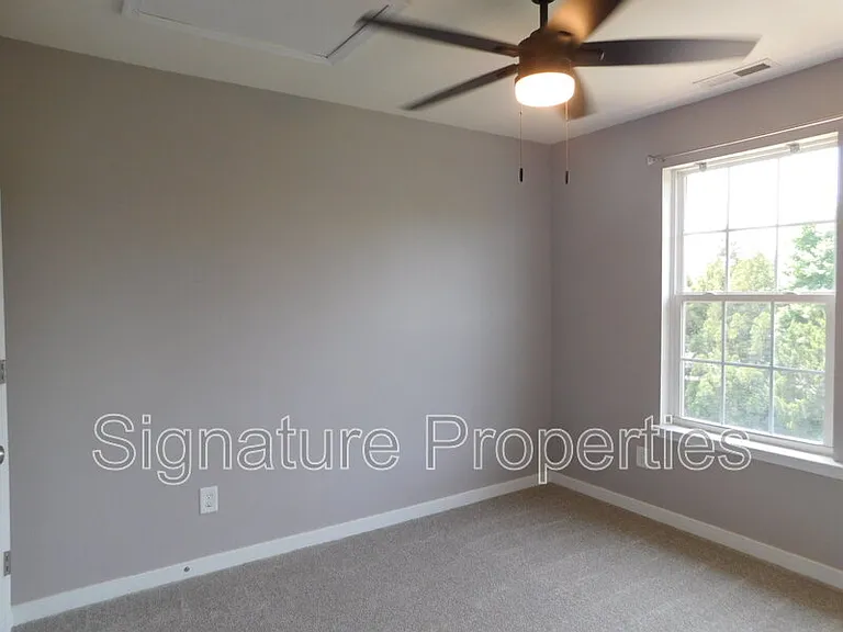 8197 Belton Cir — Photo 40