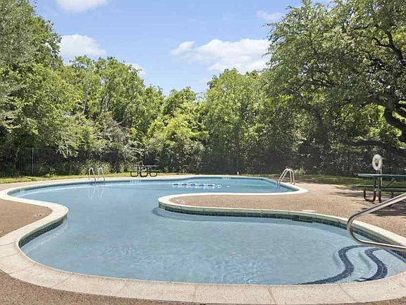 3rd image of 1170 Sleepy Hollow Dr #1a1