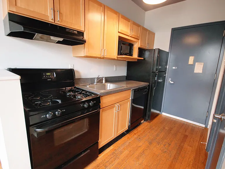 47-45 Vernon Blvd #3C — Photo 5
