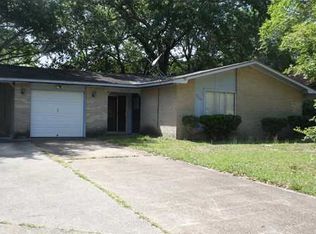 10109 Oakwood Park Dr, Moss Point, MS 39562