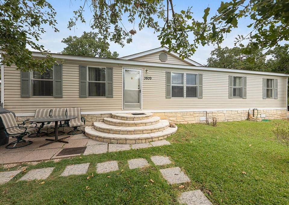 1st image of 3809 Willow Dr