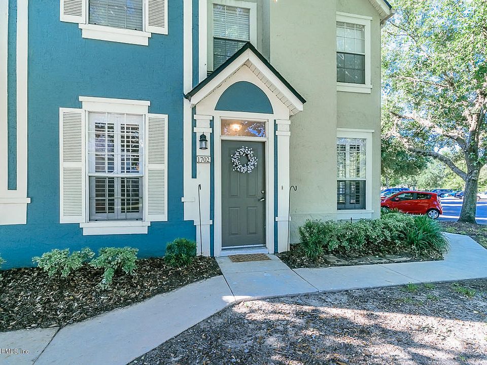 1st image of 13703 N Richmond Park Dr #1702