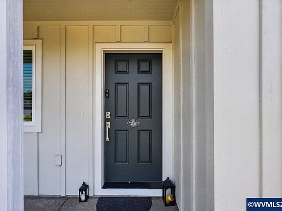 3rd image of 2081 Luna Way