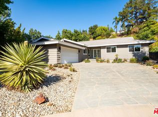 4240 Kingfisher Rd, Calabasas, CA 91302