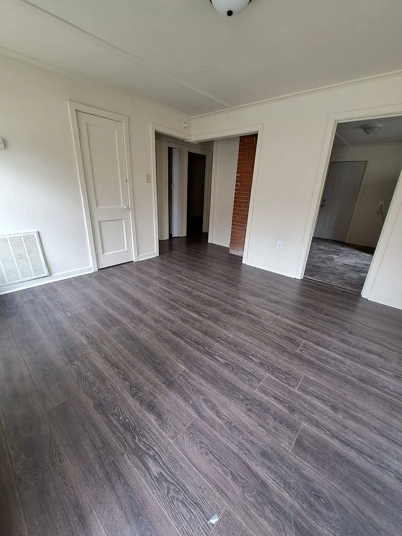 387 385 Carver circle — Photo 1