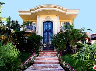 209 S Crescent Dr, Beverly Hills, CA 90212