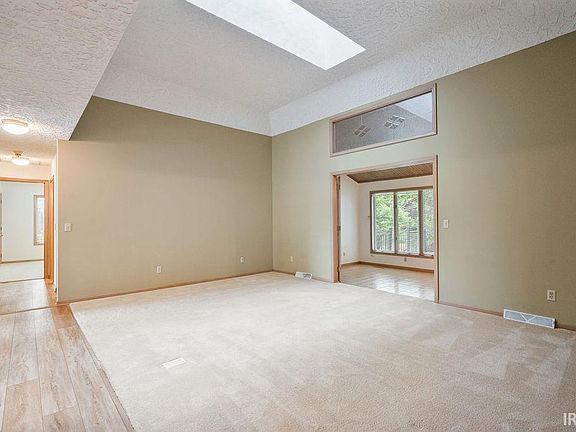 5th image of 503 Sagebrush Dr